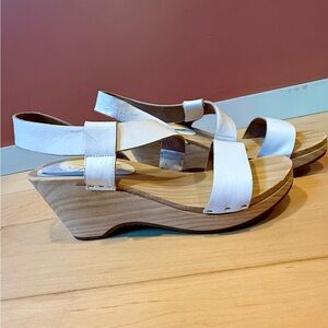 FREE PEOPLE White Wood Wedge Clogs Sz 10/40